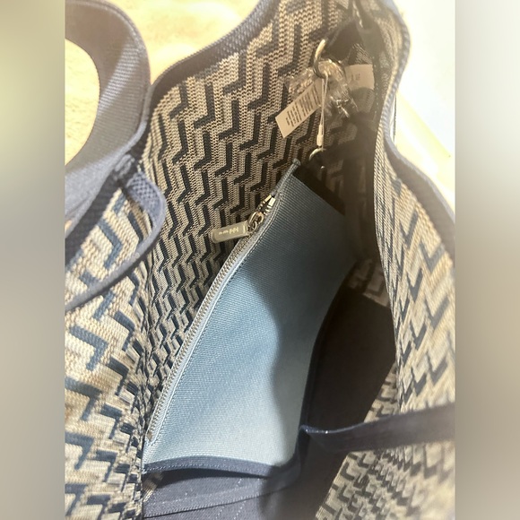 NWT Lululemon Shoulder Bag 12L L Monogram Knit Club Blue/Washed denim $168 - Picture 7 of 7